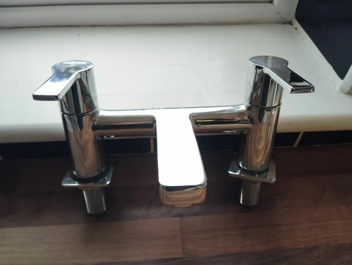 NEW Vanity Unit & Bath Tap - Image 2