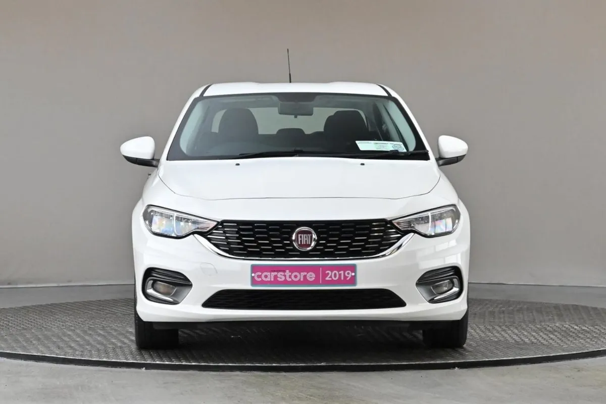 Fiat Tipo 1.3 MJ 95bhp Easy 5spd  rear Park Senso - Image 2