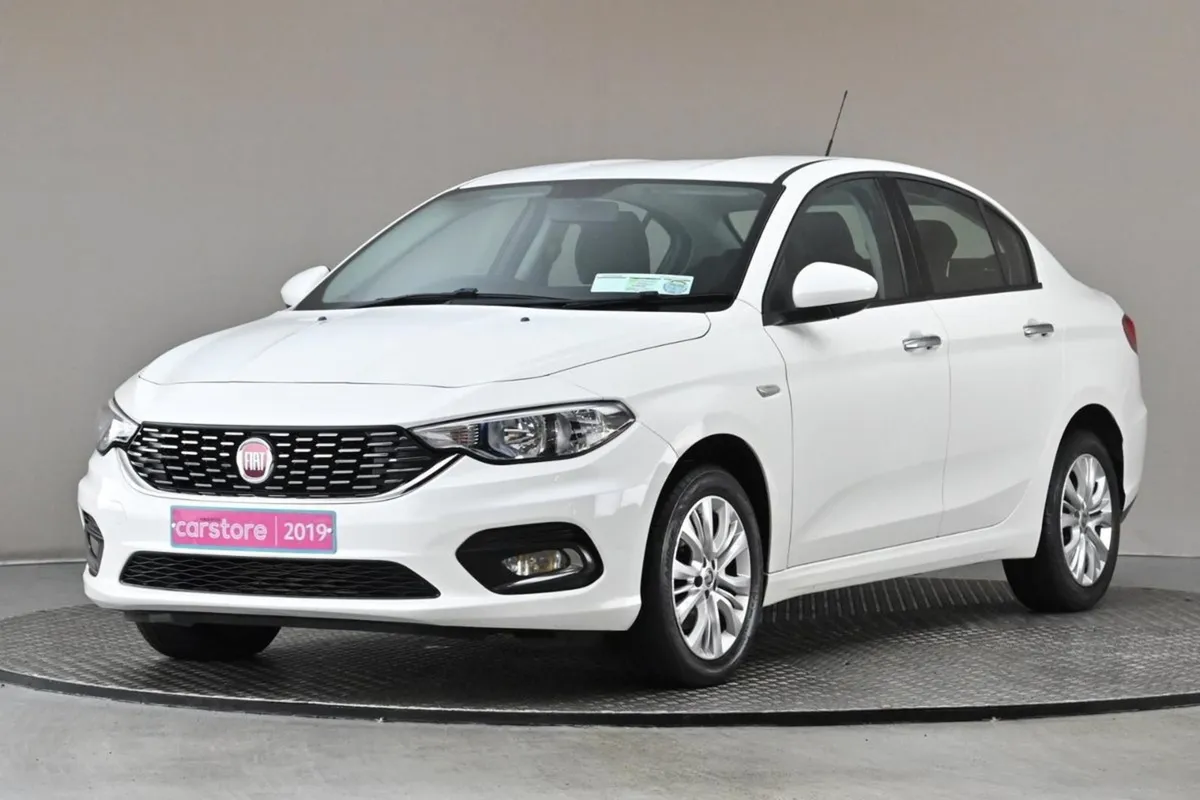 Fiat Tipo 1.3 MJ 95bhp Easy 5spd  rear Park Senso - Image 3