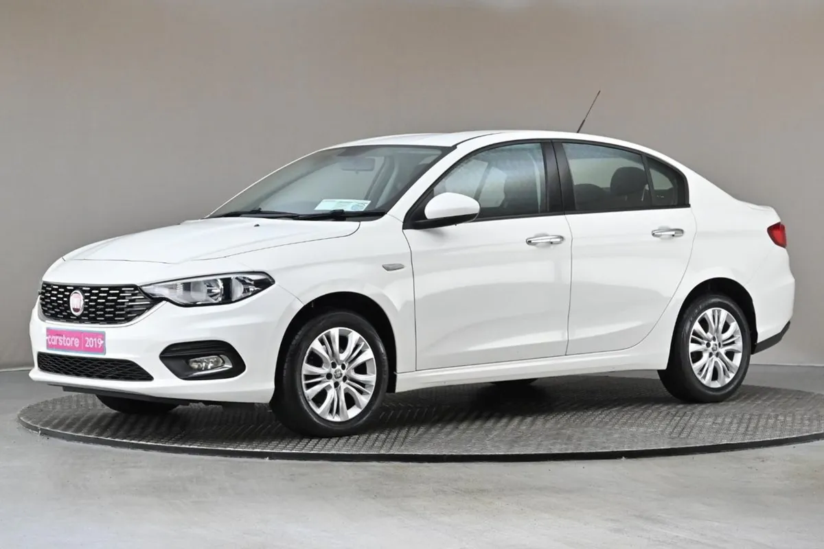 Fiat Tipo 1.3 MJ 95bhp Easy 5spd  rear Park Senso - Image 4