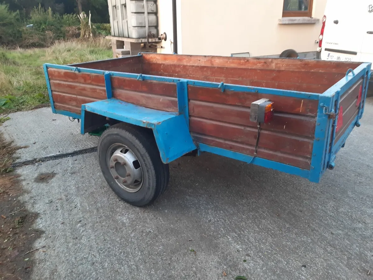 Trailer - Image 1