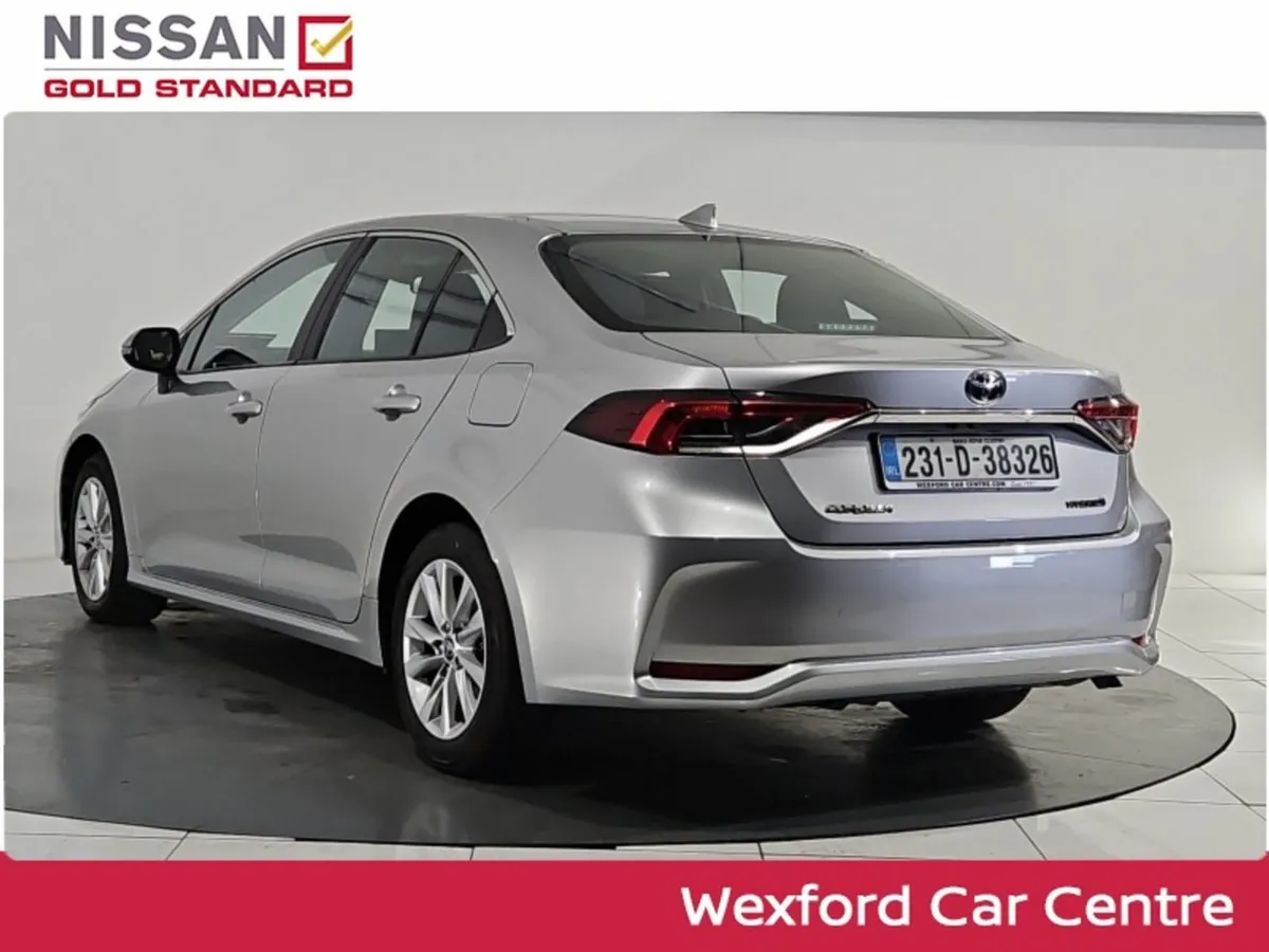 Toyota Corolla 1.8 Hybrid Luna Saloon - Image 4