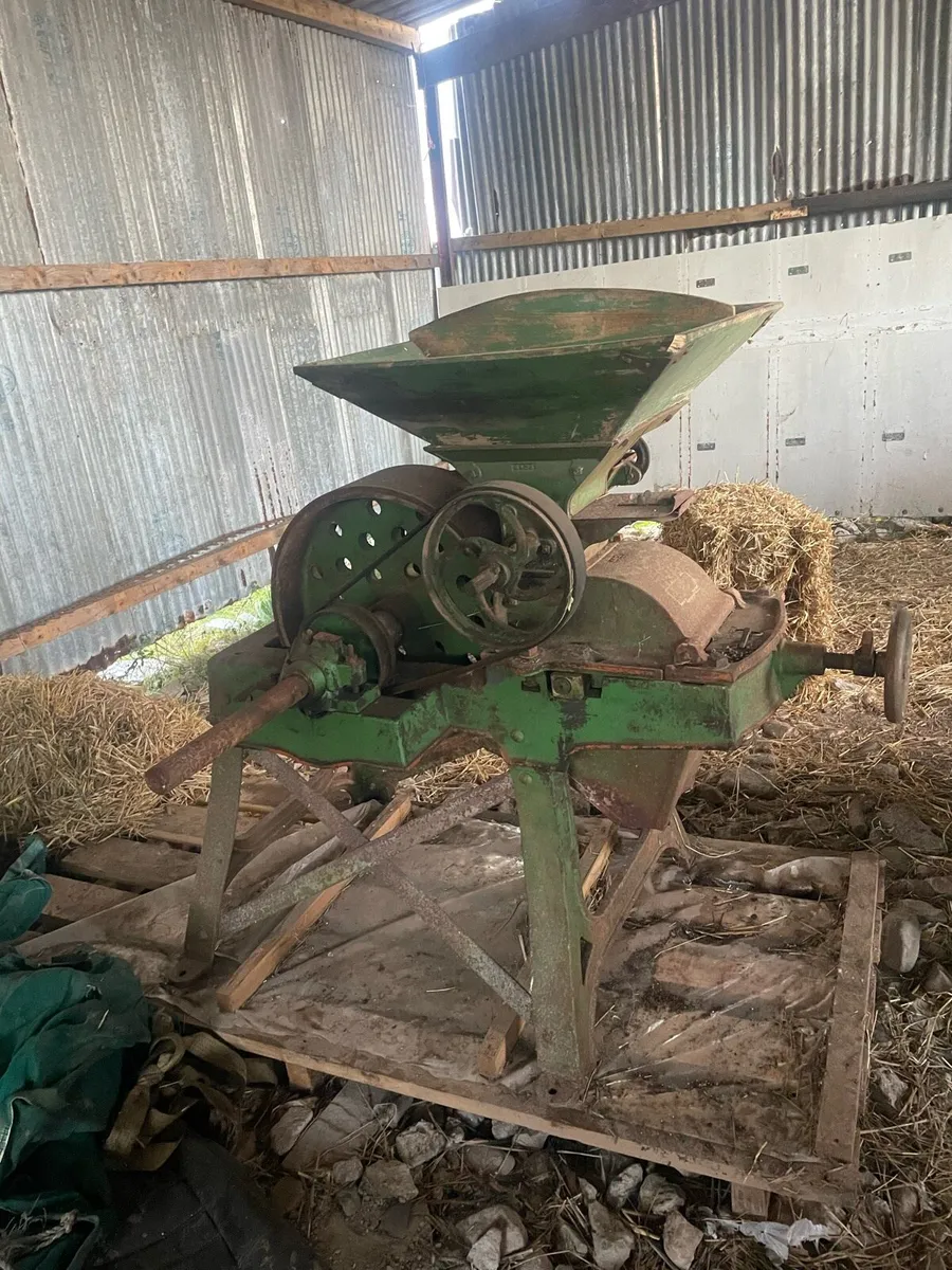 Grain crusher - Image 1