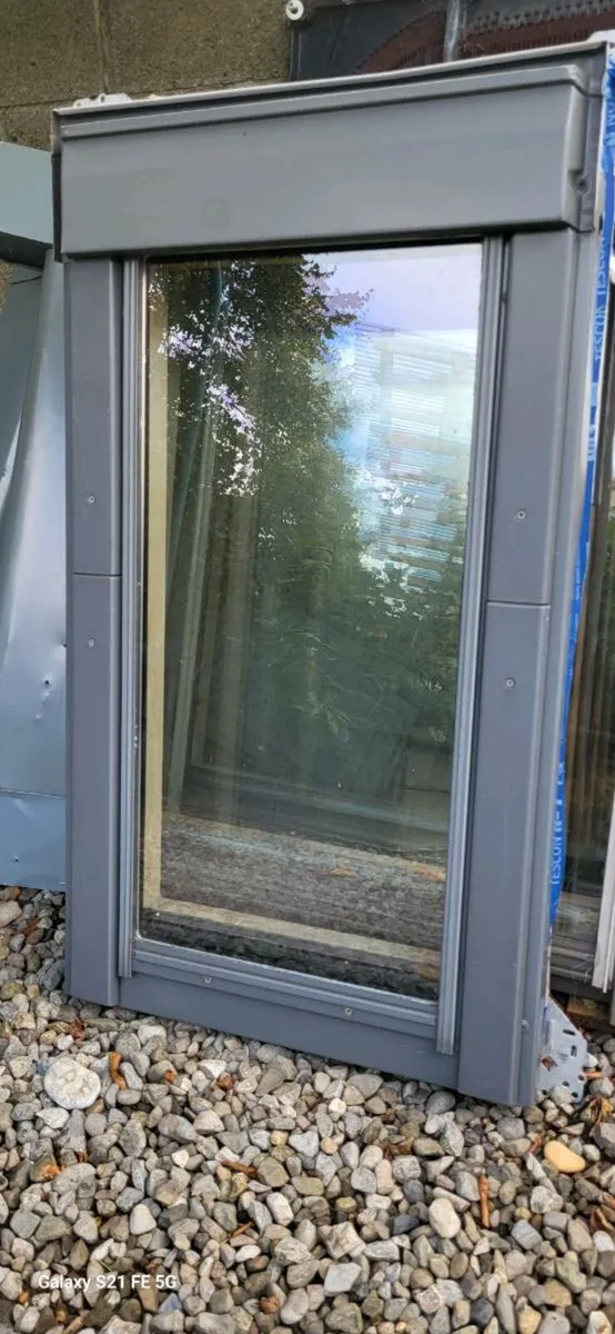3 Velux sky windows - Image 1