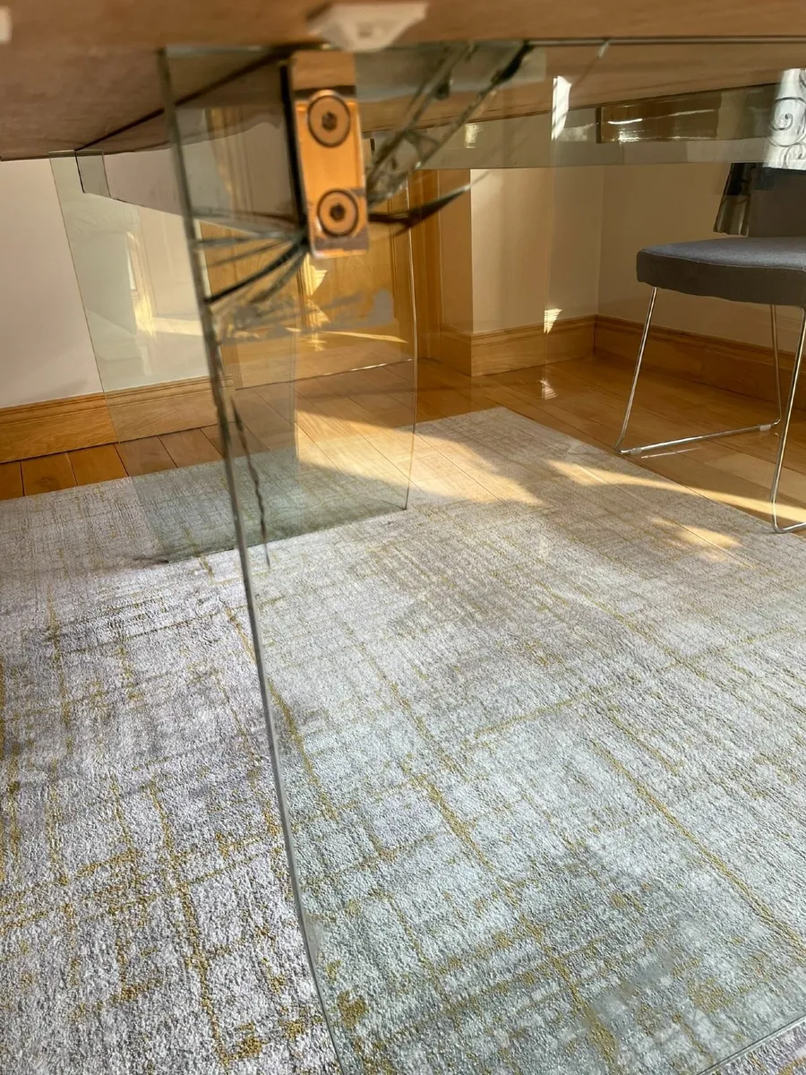 Damaged Repairable €2,000 Stone Conglomerate Table - Image 2