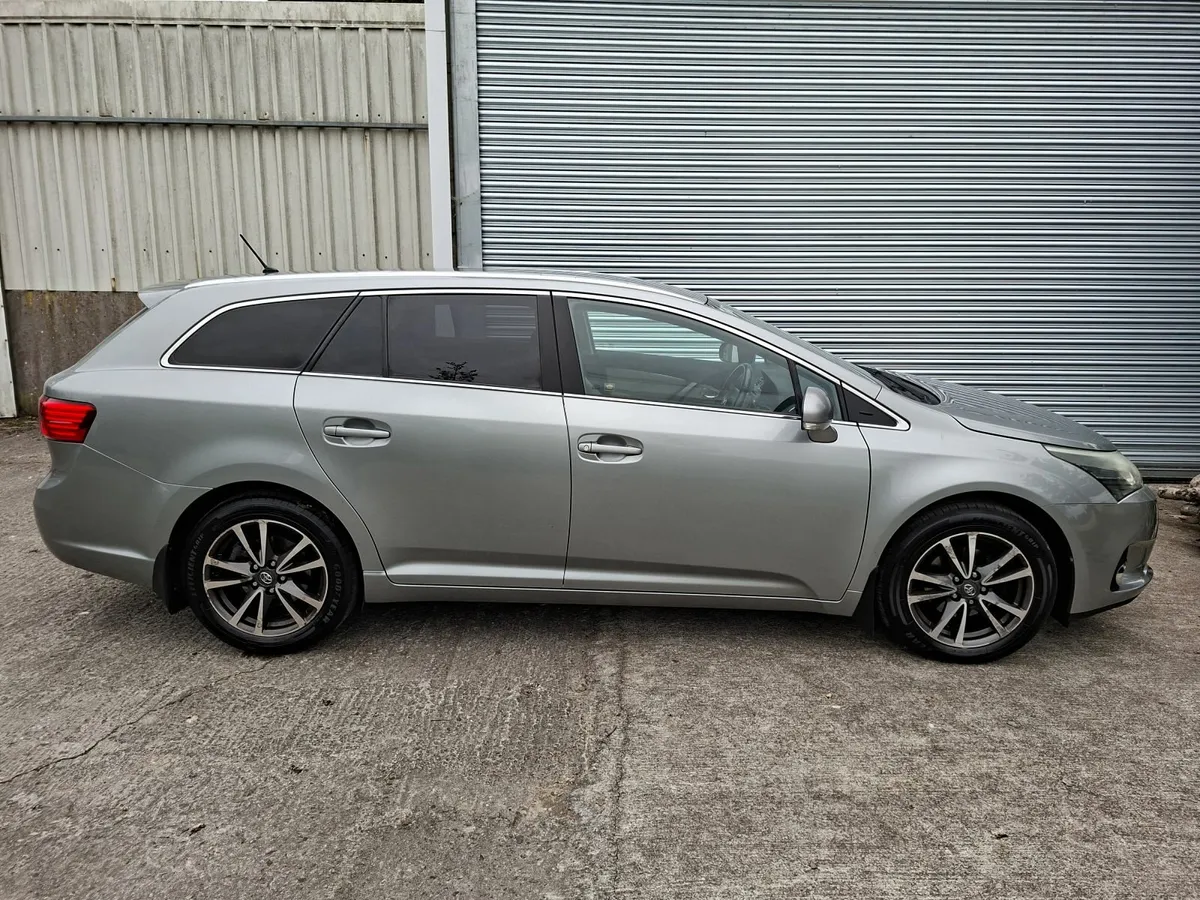 Toyota Avensis 2014 - Image 1