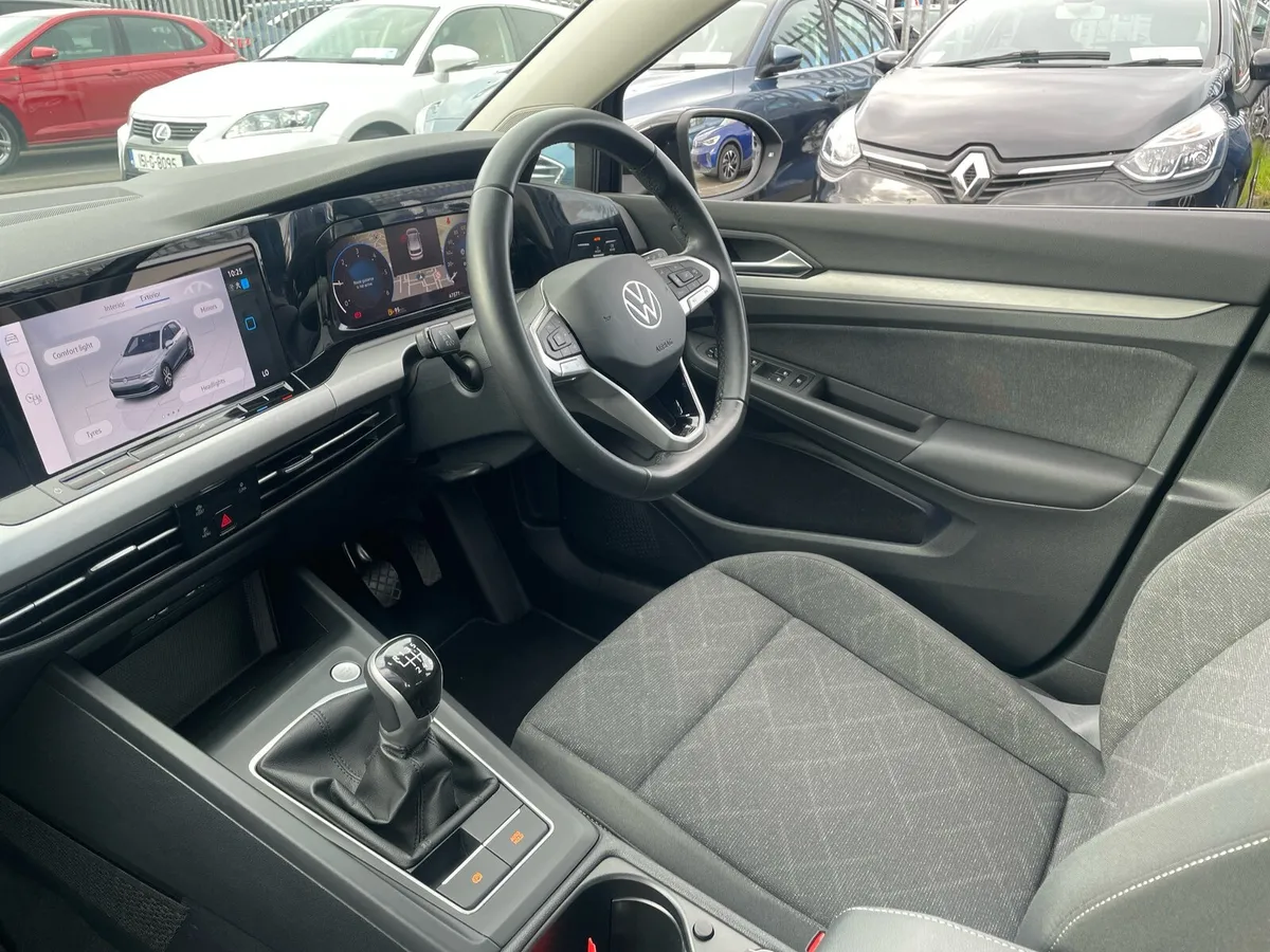 2024 Volkswagen Golf 2.0 TDI 115HP - Image 3