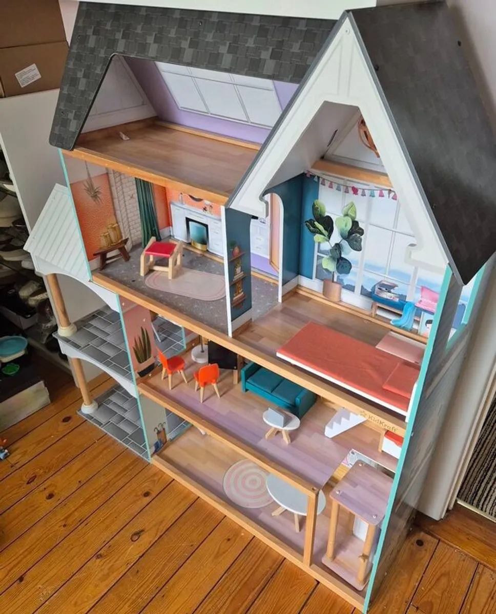 large doll house - Image 2