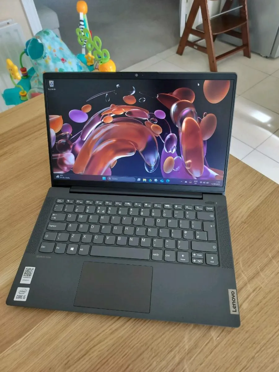Lenovo IdeaPad 5 14IIL05 - Image 1