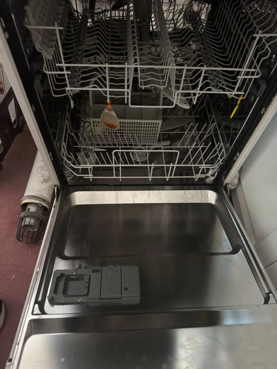 Dishwasher - Image 2