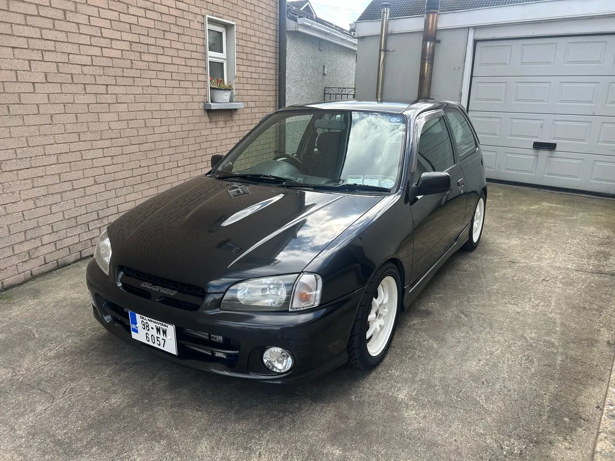 Toyota Glanza V 1.3 Turbo - Image 2