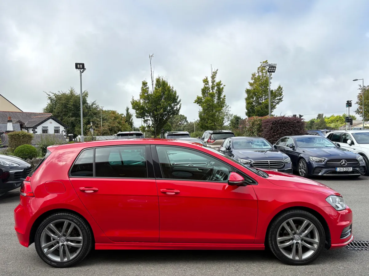 161 Volkswagen Golf R-Line - Image 4