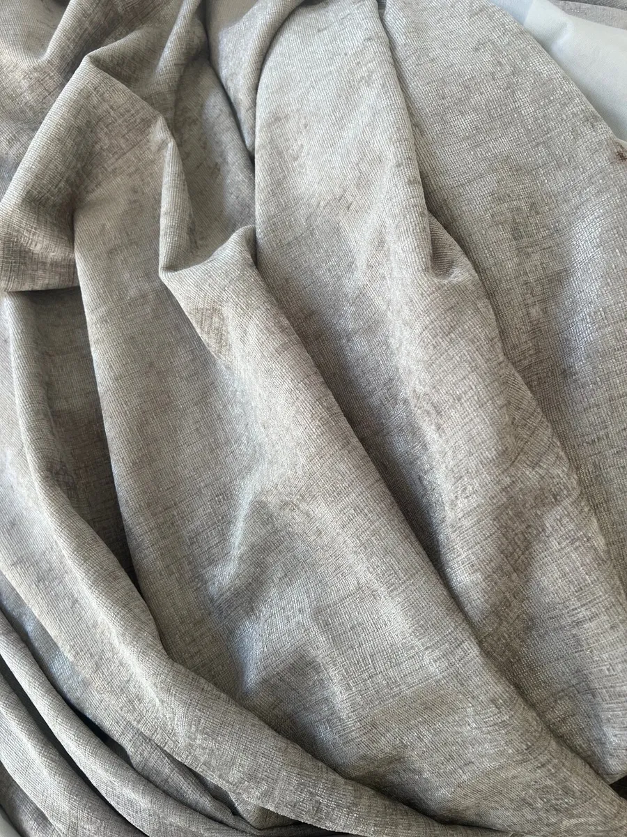 Curtains - Image 2