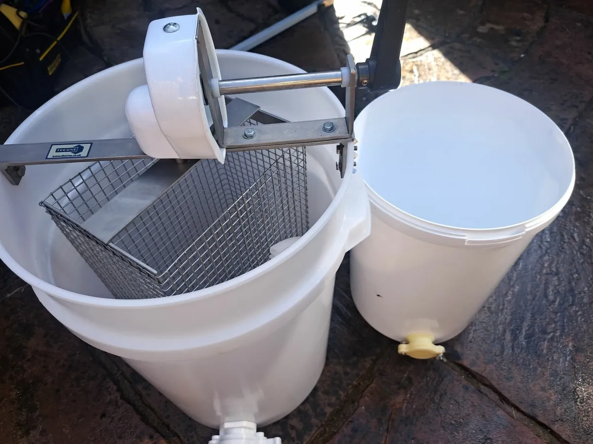 Honey Thornes Langstroth extractor - Image 1