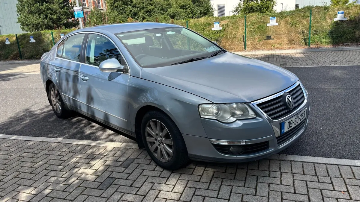 Volkswagen Passat - Image 2