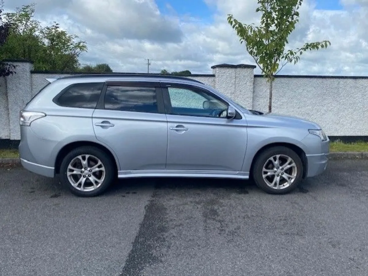 Mitsubishi Outlander 2013 - Image 2