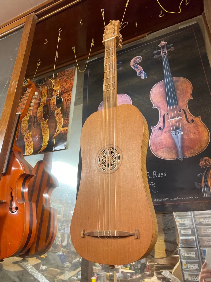 Baroque renaissance guitar - Image 1