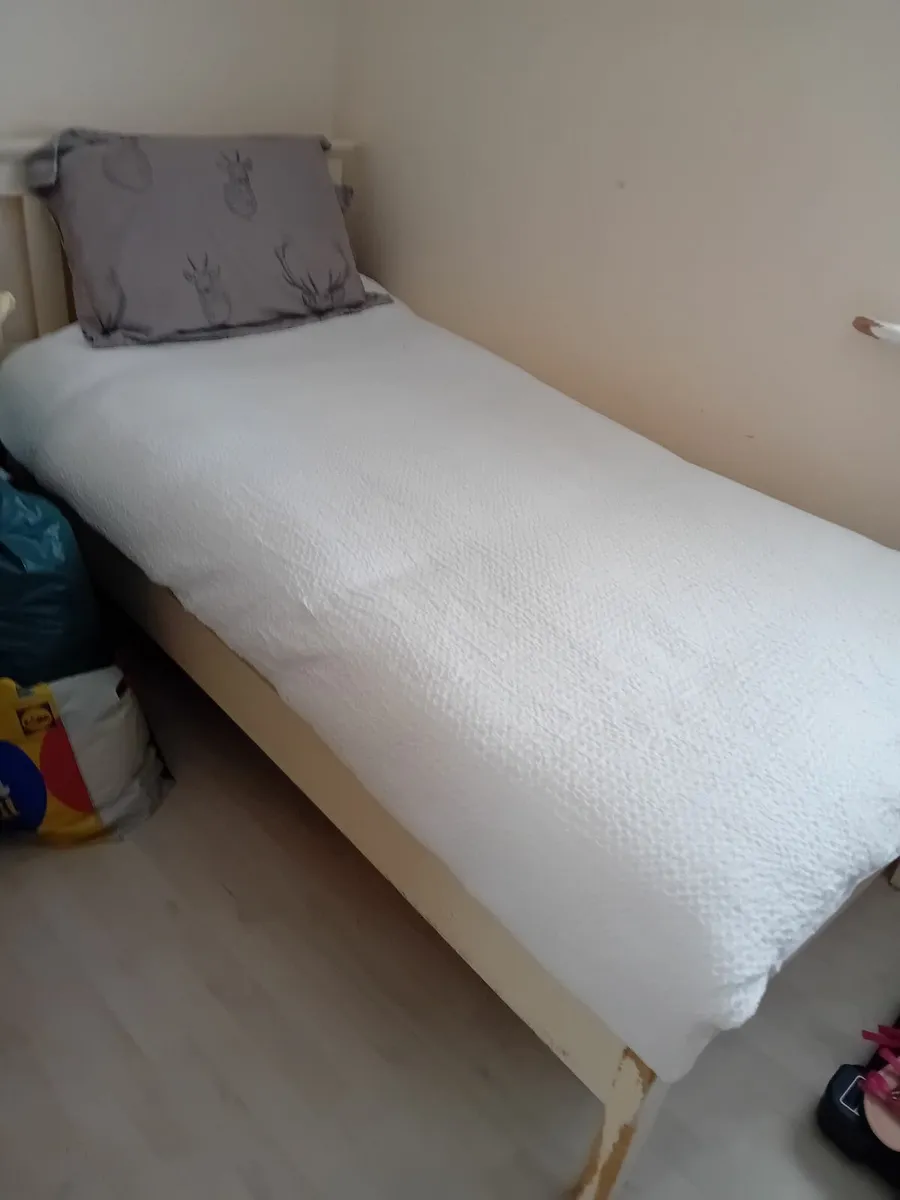 Single bed for sale 30 euros ono - Image 2