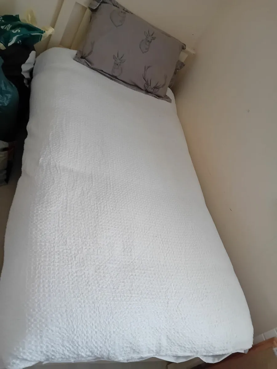 Single bed for sale 30 euros ono - Image 3