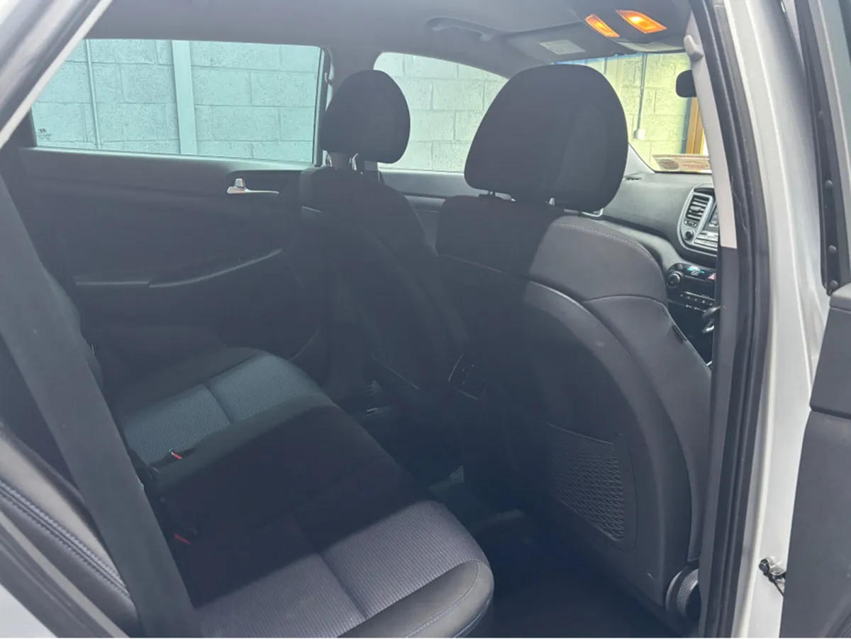 Hyundai Tucson IX35 COMFORT PLUS 5DR - Image 4