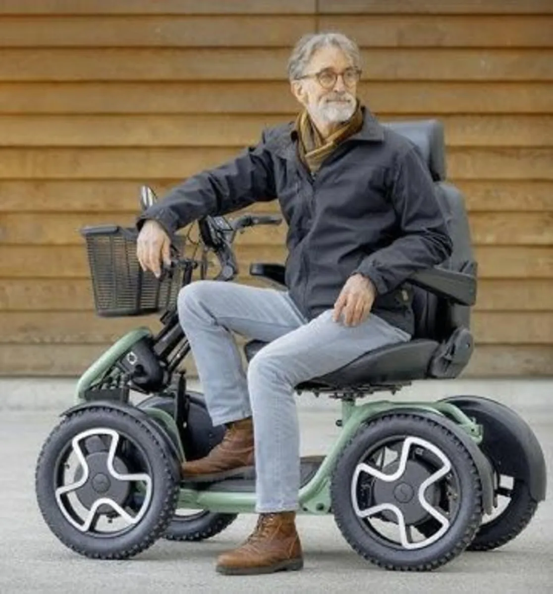 Sterling Scoozy S800 Mobility scooter - Image 1