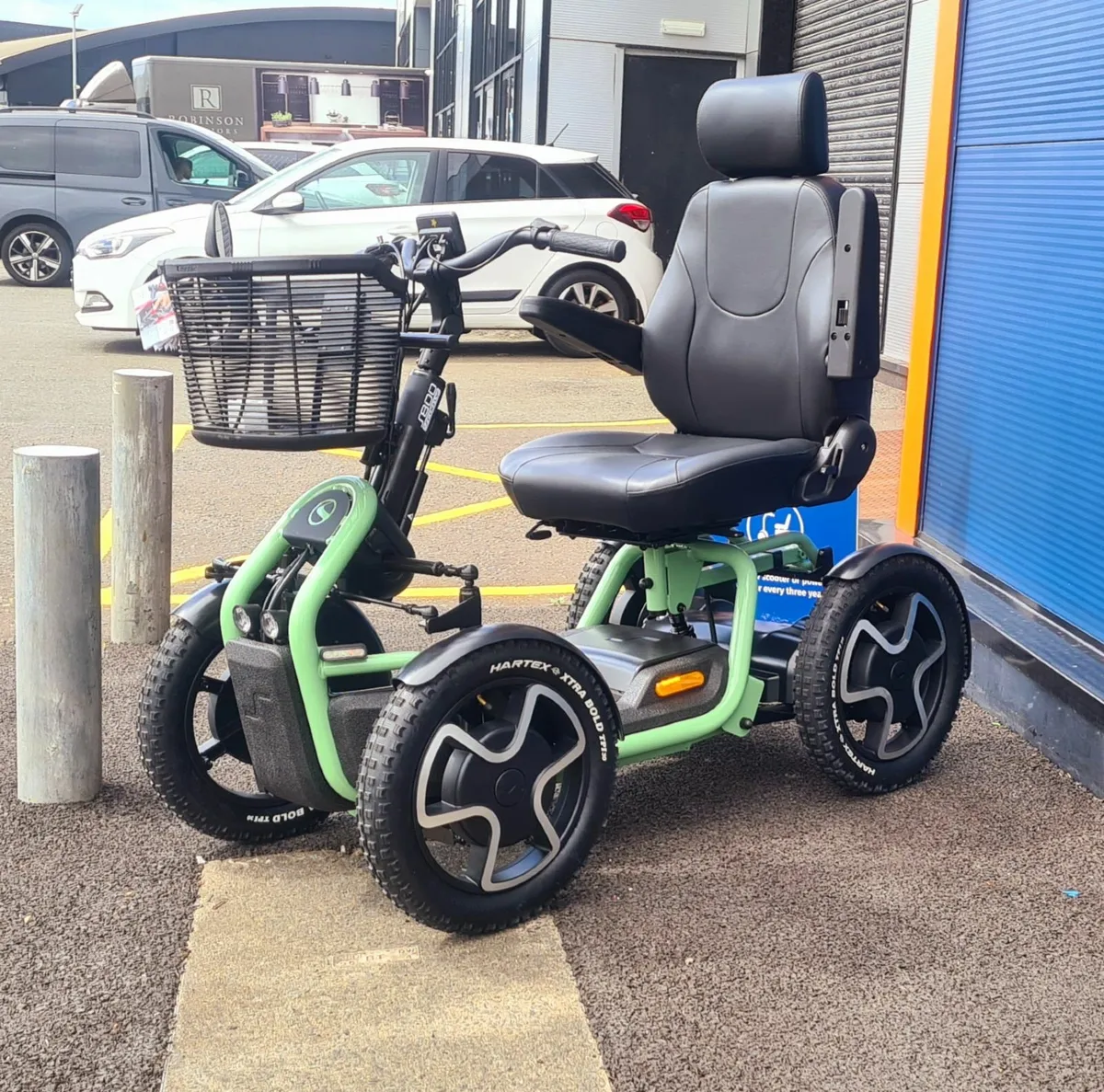Sterling Scoozy S800 Mobility scooter - Image 2