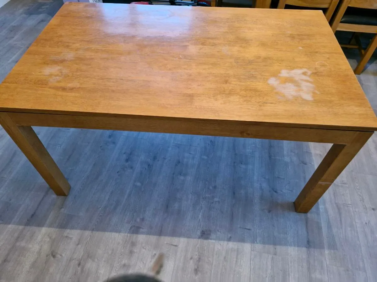 Kitchen table - Image 1