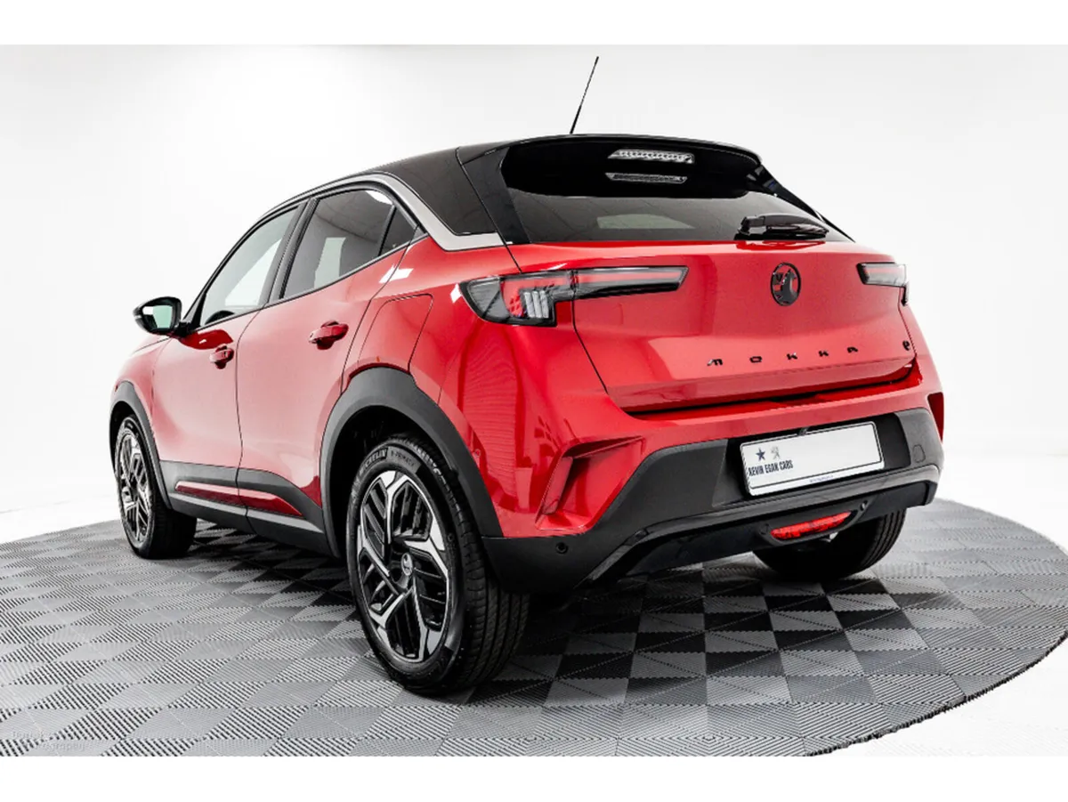 Opel Mokka Ultimate 50kWh Auto 136HP - Image 4