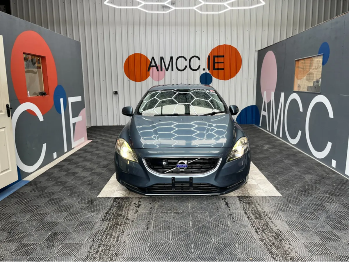 Volvo V40 VOLVO V40 AUTOMATIC 1.6 PETROL / 63k KMs - Image 2