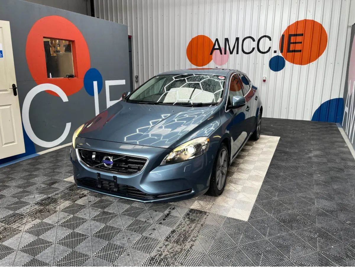 Volvo V40 VOLVO V40 AUTOMATIC 1.6 PETROL / 63k KMs - Image 3