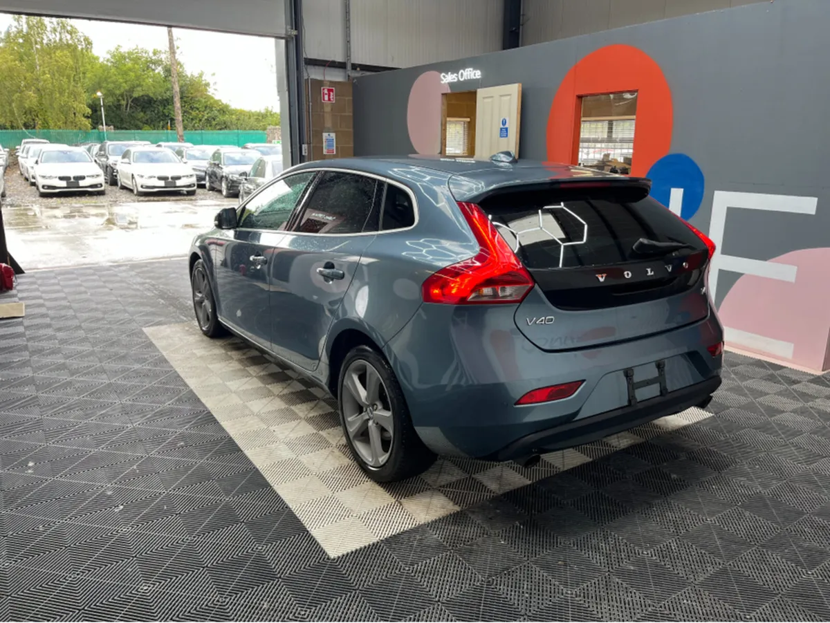 Volvo V40 VOLVO V40 AUTOMATIC 1.6 PETROL / 63k KMs - Image 4