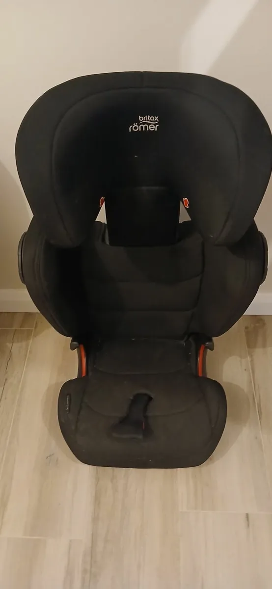 2 x kids car seats for sale - Image 1