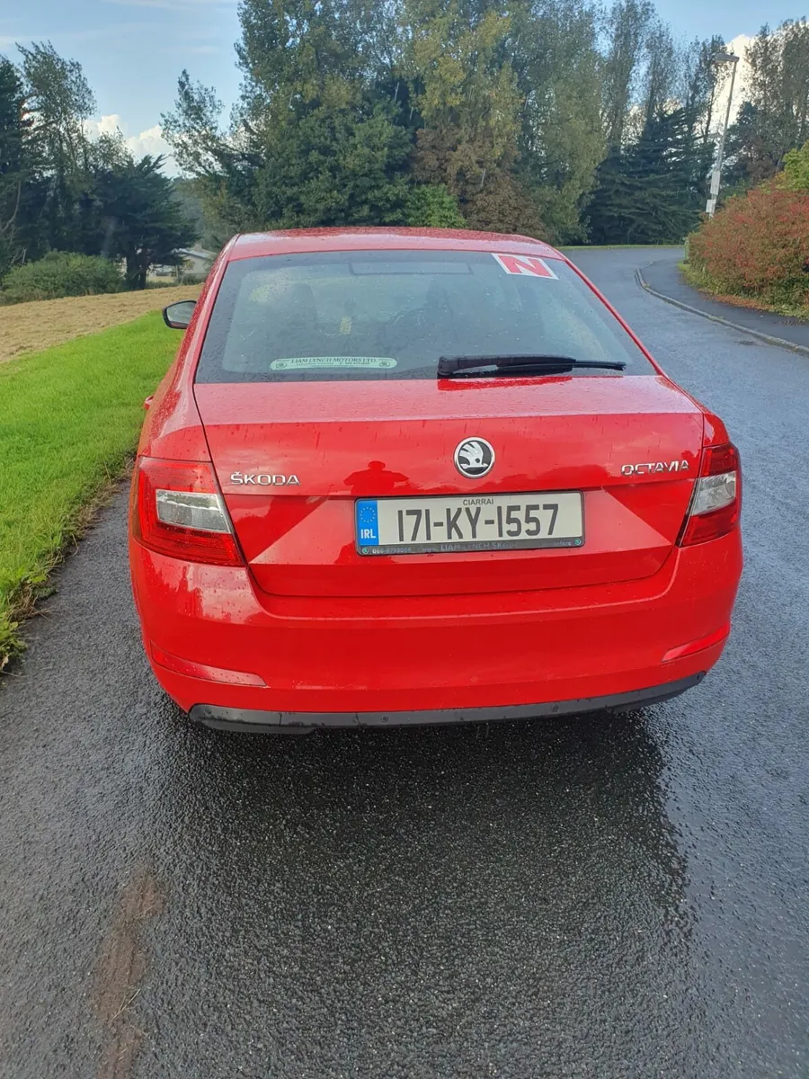 Skoda Octavia Ambition 2.0L DSG4 - Image 2