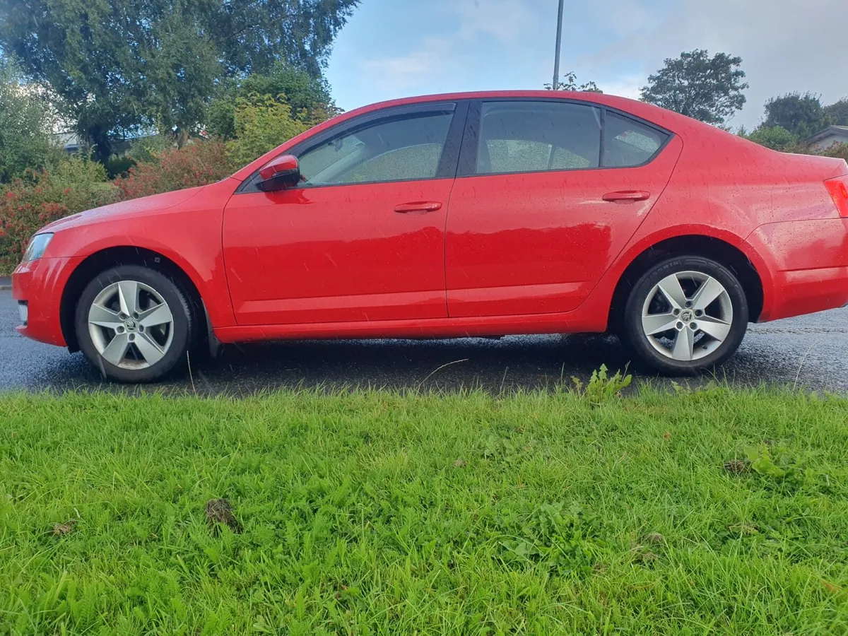 Skoda Octavia Ambition 2.0L DSG4 - Image 3