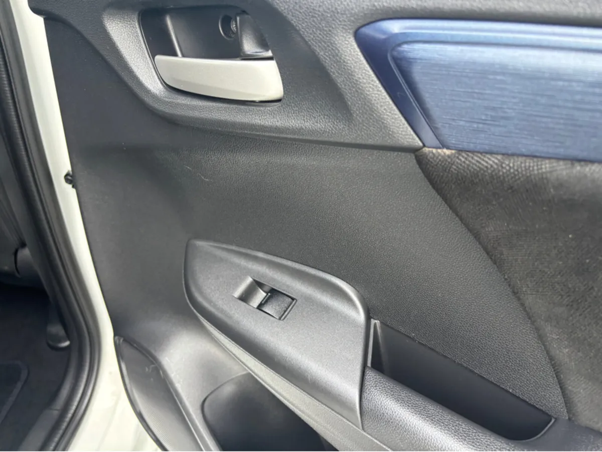 Honda Shuttle Hybrid Self Charging 5DR AUTO - Image 2