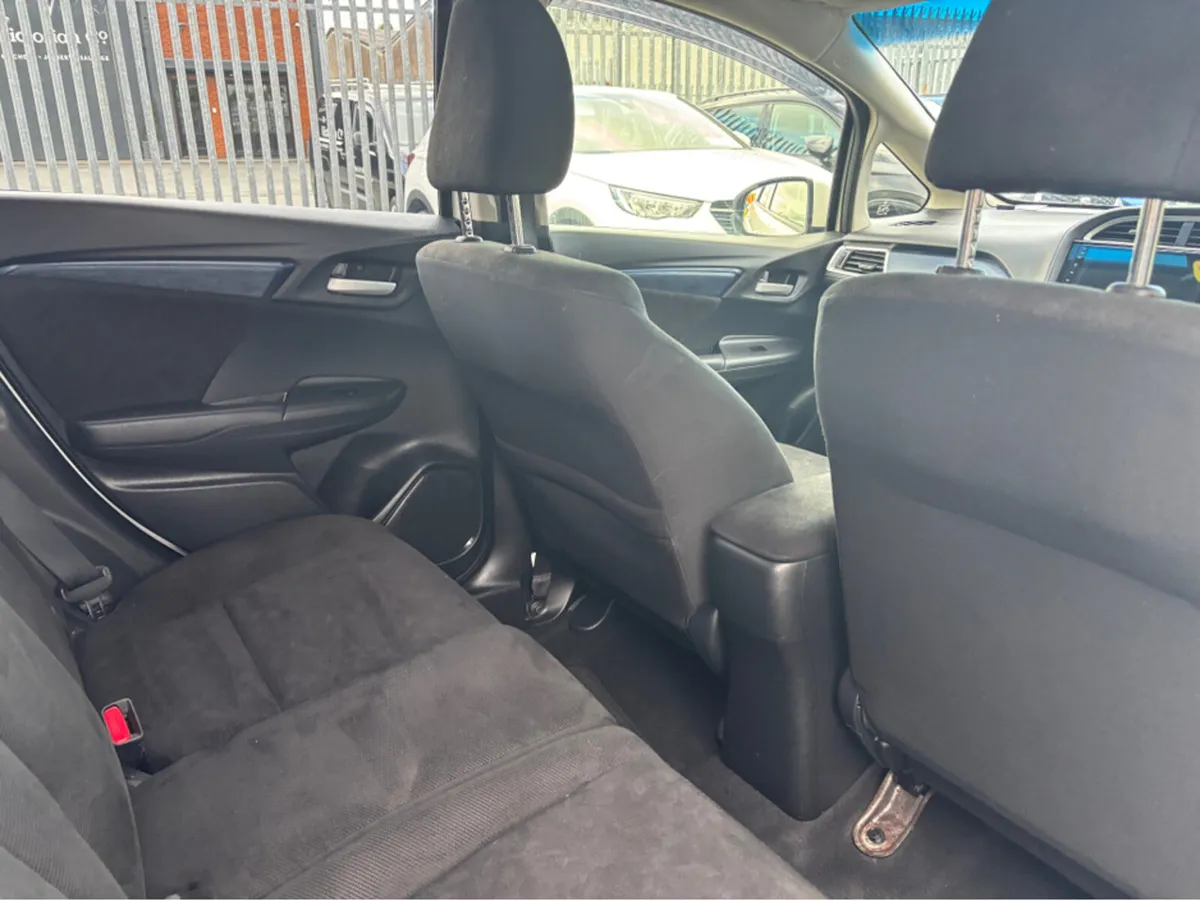 Honda Shuttle Hybrid Self Charging 5DR AUTO - Image 4