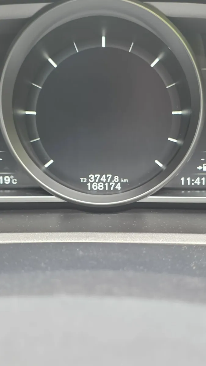 Volvo V40 2016 - Image 1