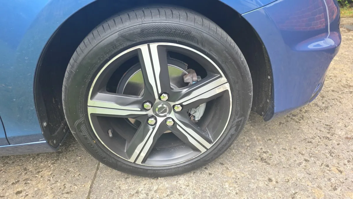 Volvo V40 2016 - Image 3