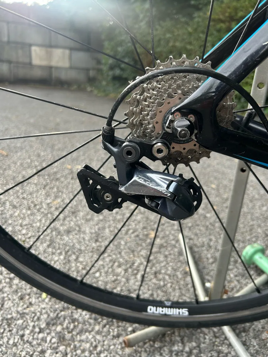 Giant propel full carbon (offers welcome) - Image 2