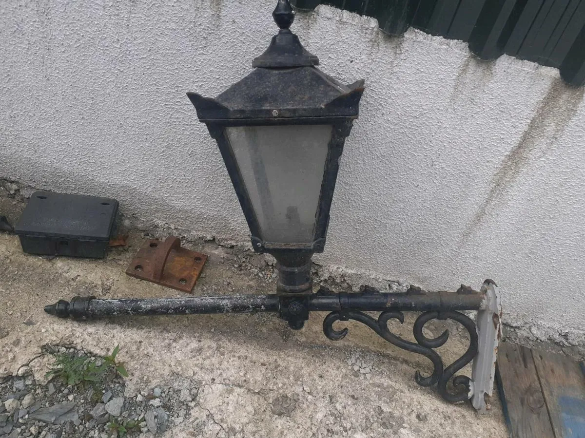 Lamps cast iron. - Image 3