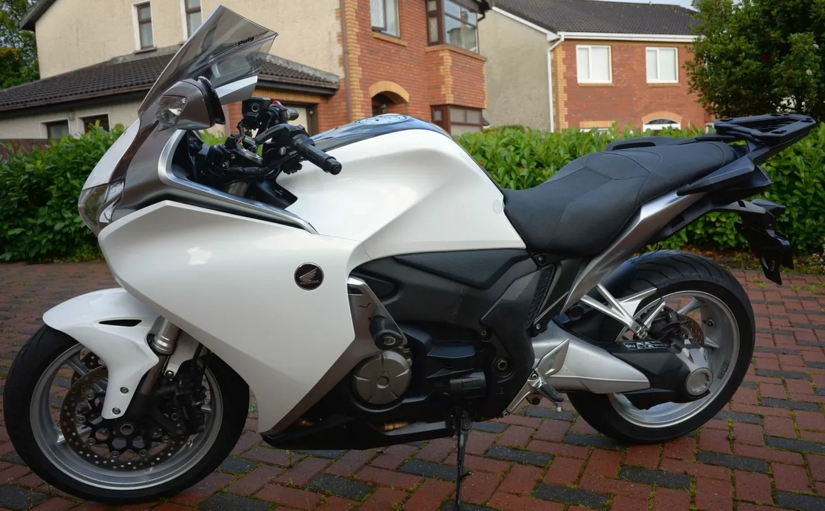 Honda VFR1200F DCT 2011 - Image 2
