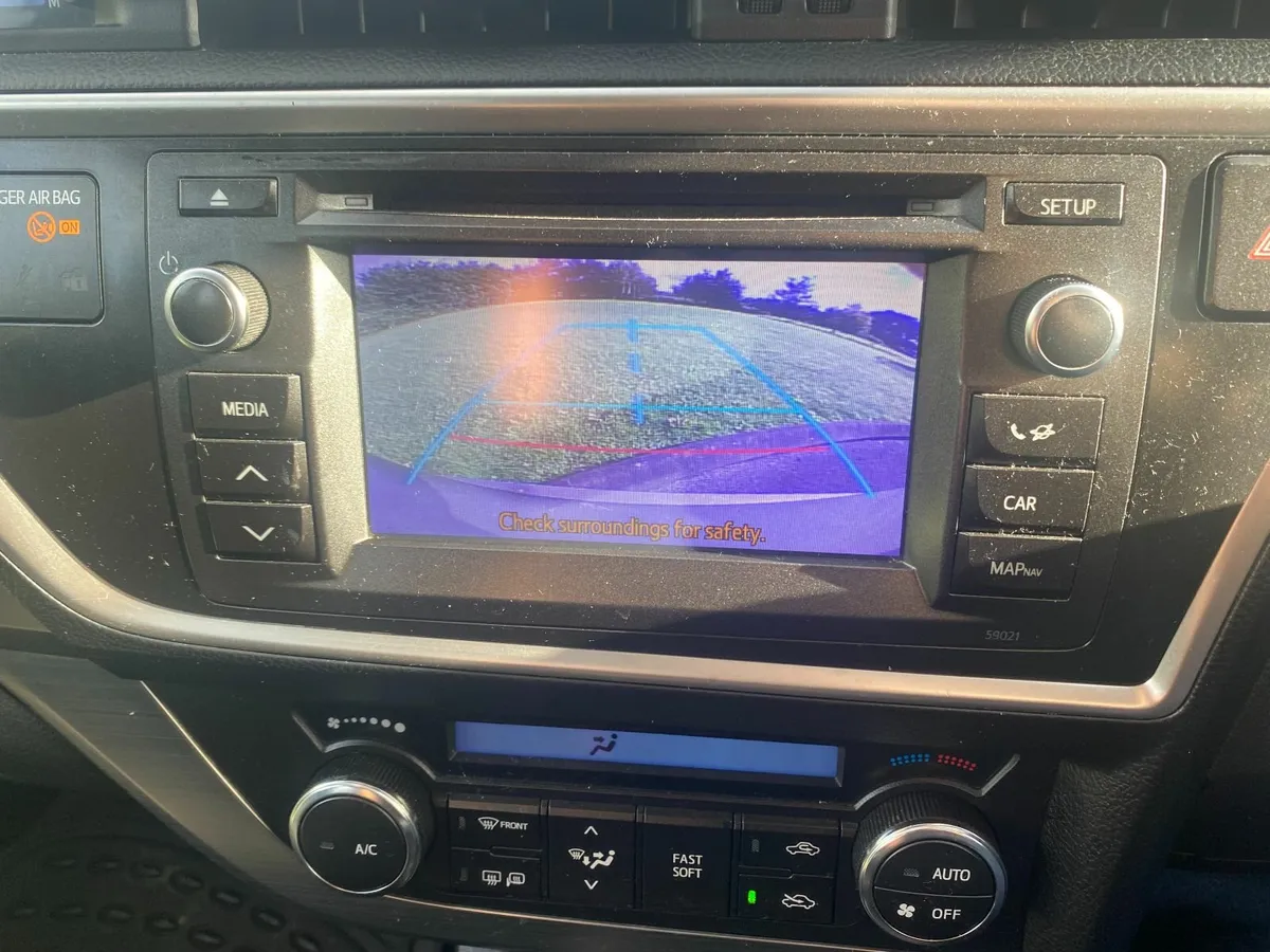 Toyota Auris 2013 - Image 3