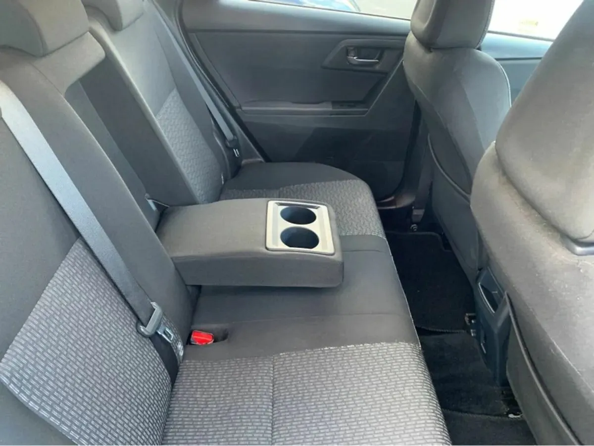 Toyota Auris 2013 - Image 4