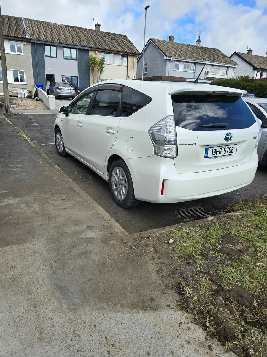 Toyota Prius 2013 - Image 2