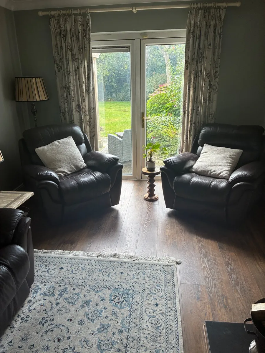 Leather Sofa and 2 leather recliners - Image 3