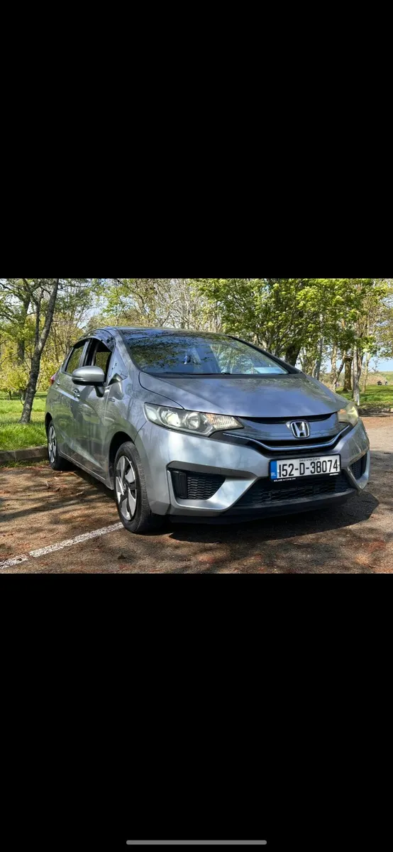 Honda Fit 2015 1.5 hybrid - Image 2
