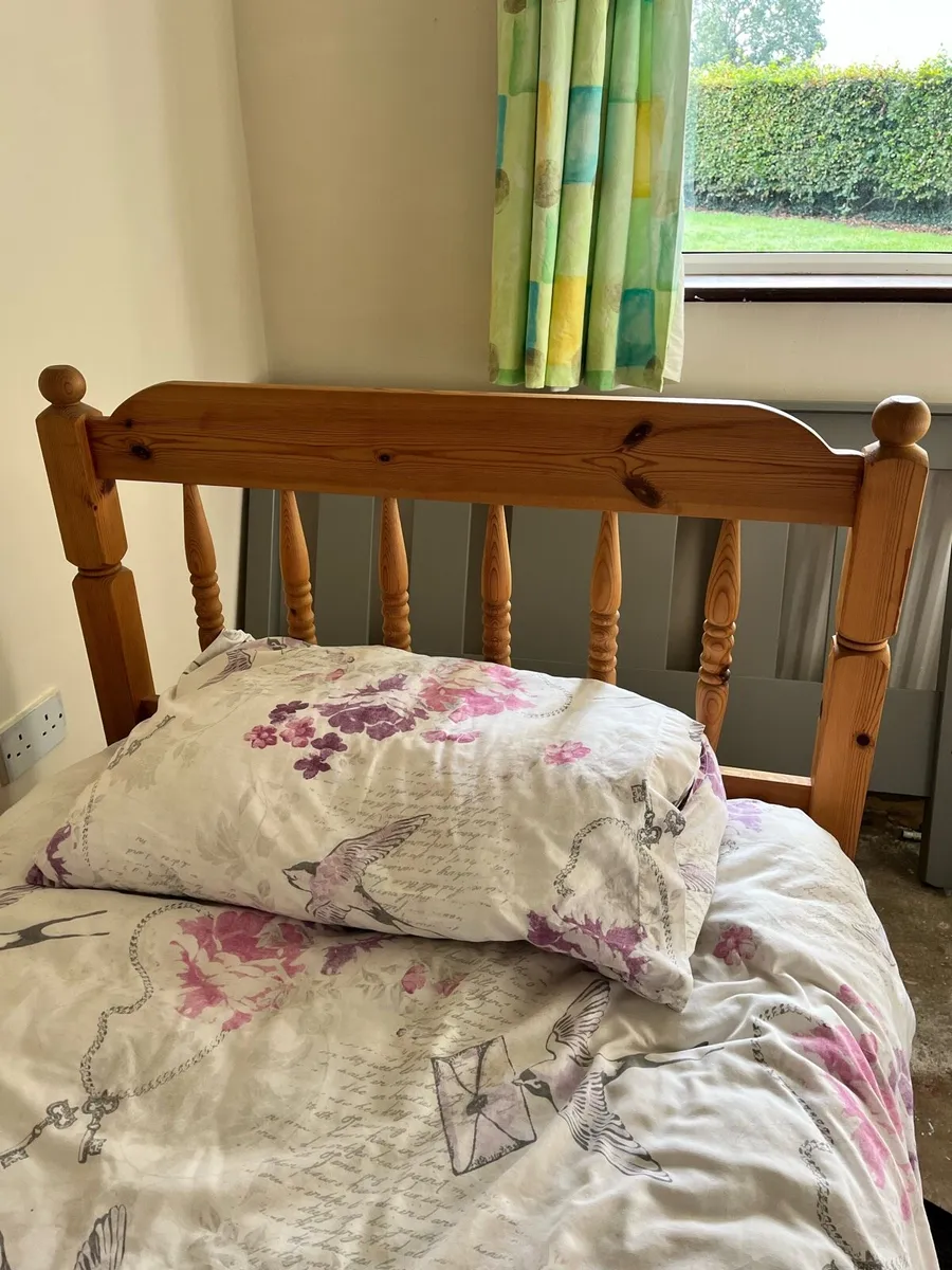 Single bed - Image 2