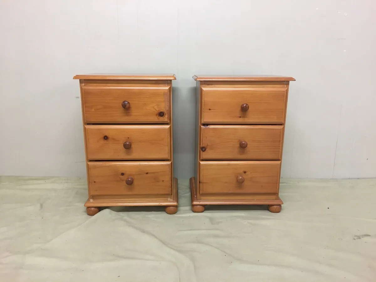 Pair Bedside Lockers - Image 4