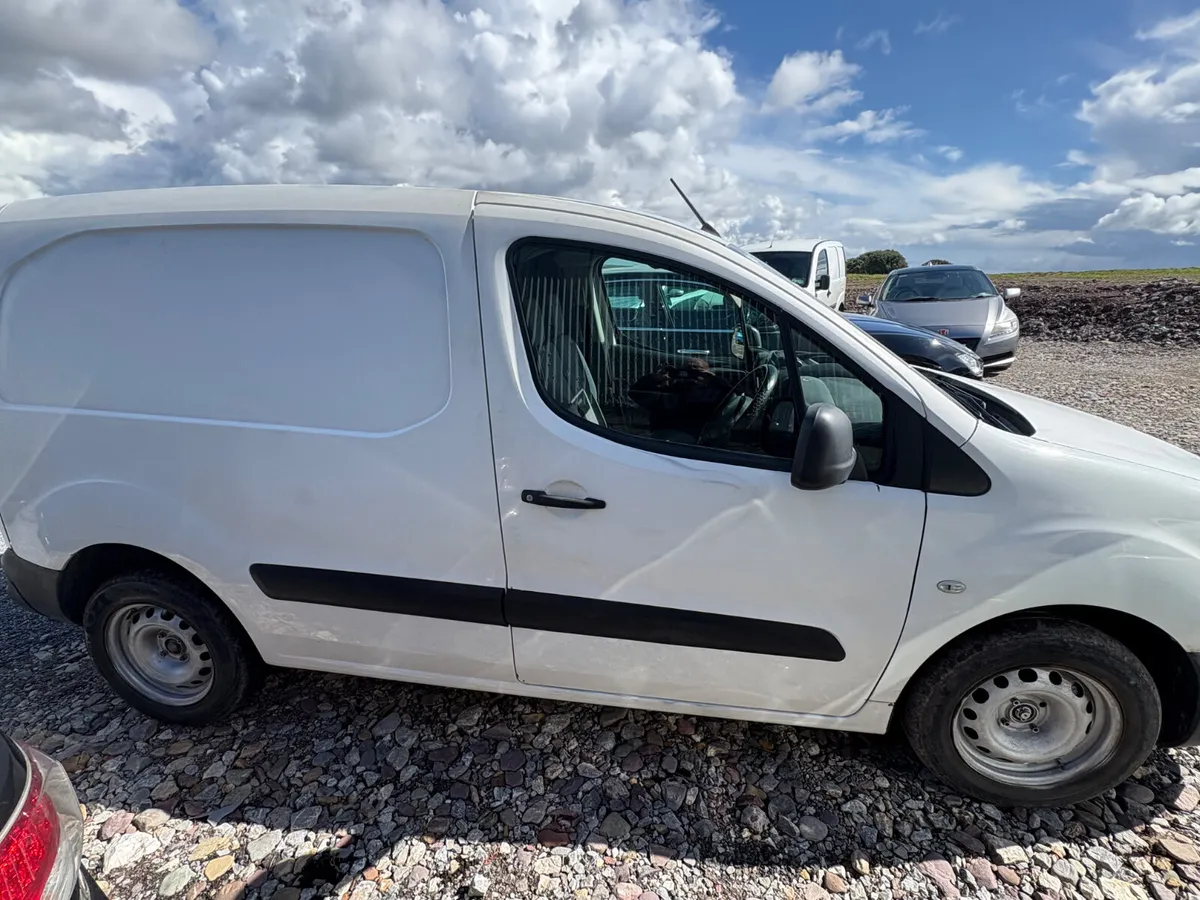 Peugeot Partner 2015 - Image 1