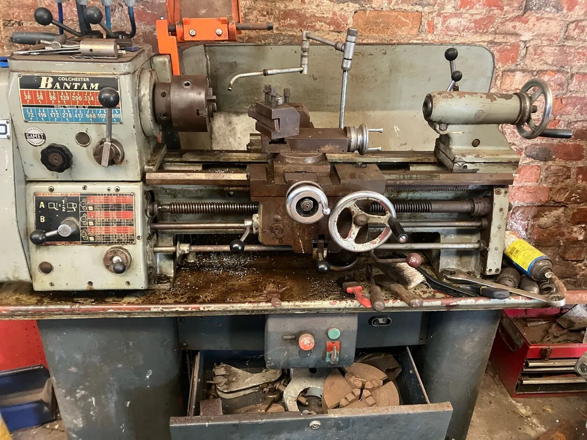 An Engineers lathe - Image 3